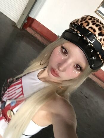 Full leaked Heejin private photo