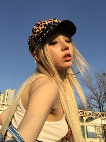 Full leaked Heejin private photo