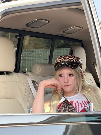 Full leaked Heejin private photo