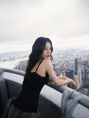 Full leaked Heejin page private photo