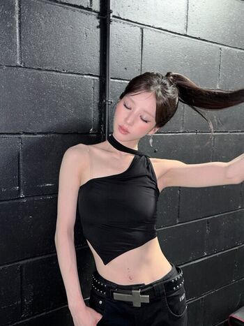 Full leaked Heejin private photo
