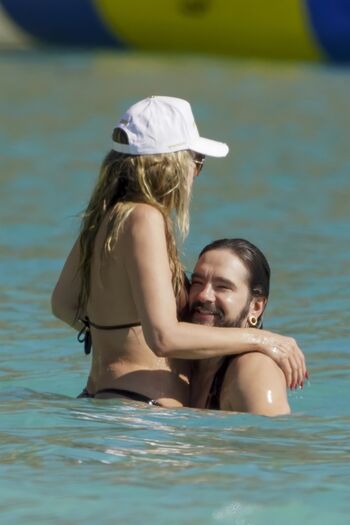 Full leaked Heidi klum  page private onlyfans photo