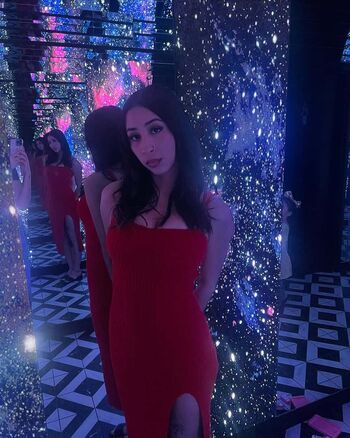 Full leaked Heily private photo