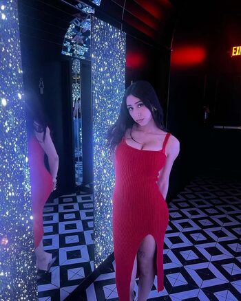 Full leaked Heily private photo