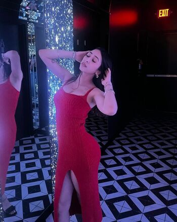 Full leaked Heily private photo