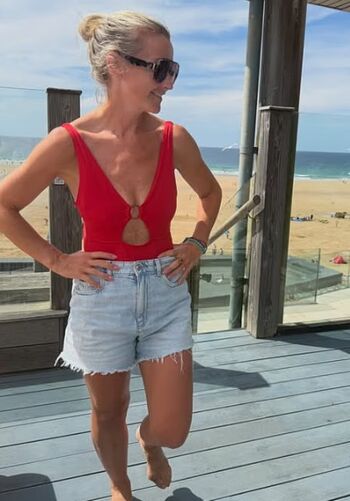 Full leaked Helen skelton private photo