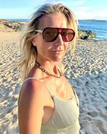 Full leaked Helen skelton private photo