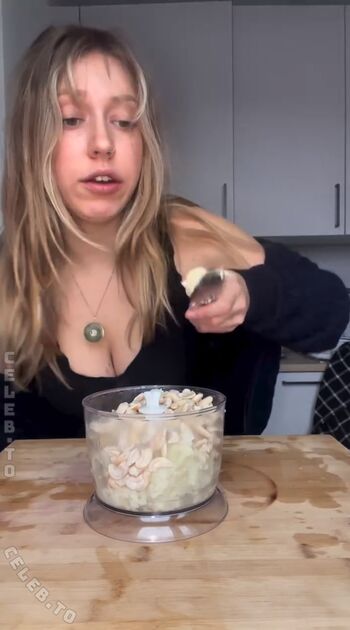 Full leaked Helenaastoll private onlyfans photo