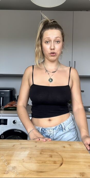 Full leaked Helenaastoll private photo