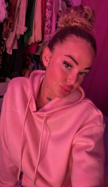 Full leaked Helenaeliart private photo