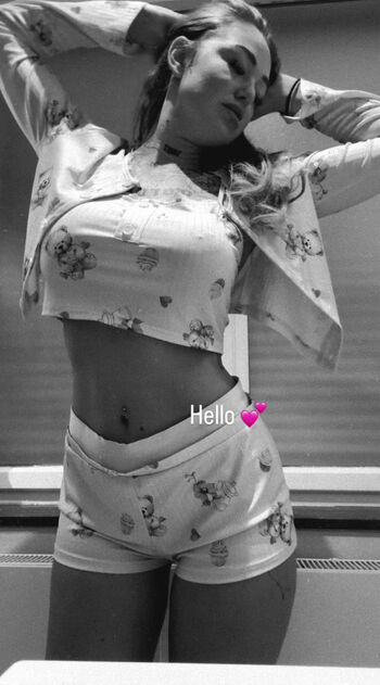 Full leaked Helenaeliart private photo