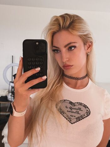 Full leaked Helenakingsoul private photo
