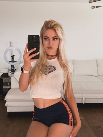Full leaked Helenakingsoul private photo