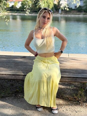 Full leaked Helenakingsoul private photo