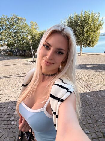 Full leaked Helenakingsoul private photo