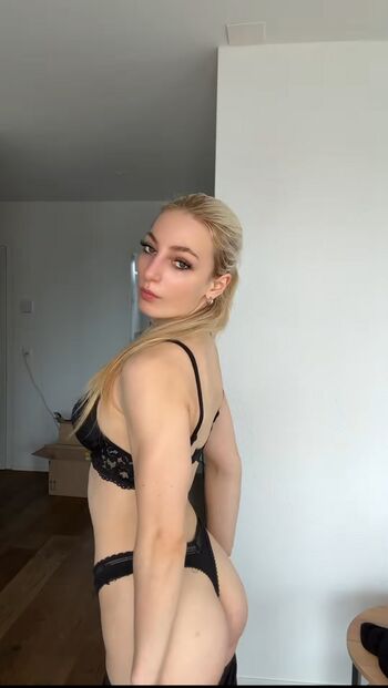 Full leaked Helenakingsoul private onlyfans photo