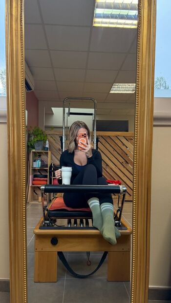 Full leaked Hello iris page private onlyfans photo