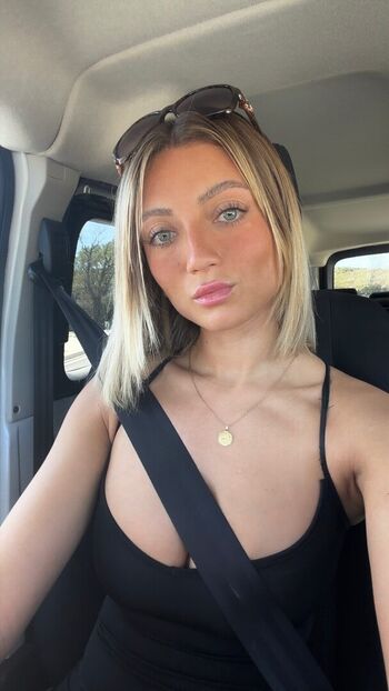 Full leaked Hello iris private onlyfans photo