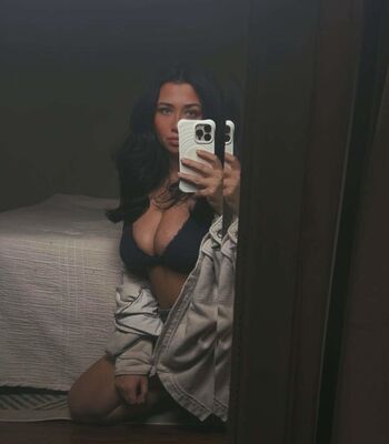 Full leaked Helloimtaratara private onlyfans photo