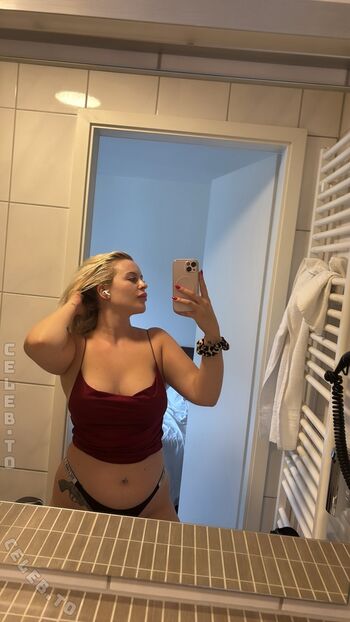 Full leaked Hellybunny private onlyfans photo