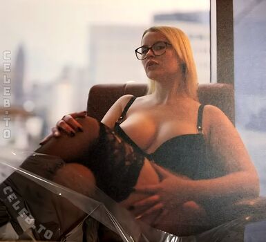 Full leaked Hellybunny private onlyfans photo