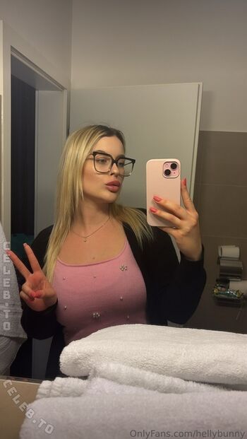 Full leaked Hellybunny private photo