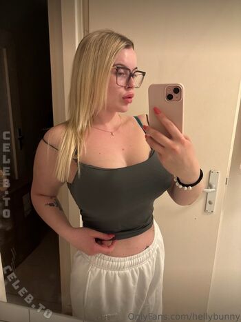 Full leaked Hellybunny private photo