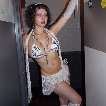 Full leaked Hemsley private photo