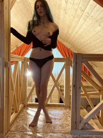 Full leaked Hendrixina private photo