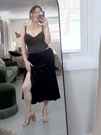 Full leaked Hennamckay private photo