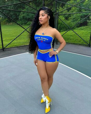 Full leaked Hennessycarolina private photo