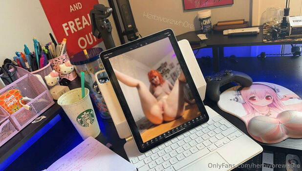 Full leaked Herbivorewhre private photo
