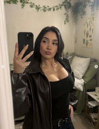 Full leaked Hermosainez page private onlyfans photo