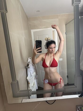 Full leaked Heyitssarah private photo