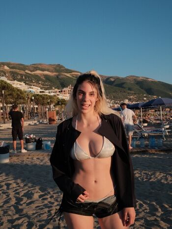 Full leaked Heyitssarah private photo