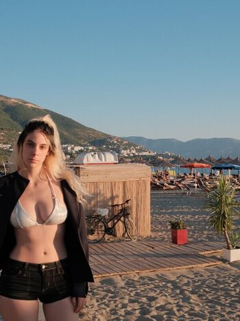 Full leaked Heyitssarah private photo