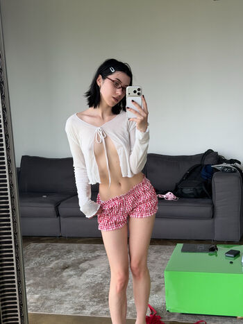 Full leaked Heykrls private photo
