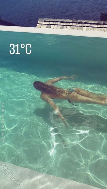 Full leaked Heylea private onlyfans photo