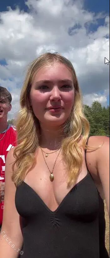 Full leaked Heylea private photo