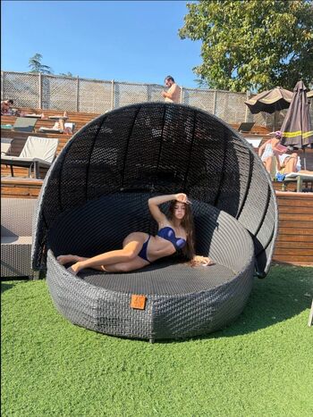 Full leaked Heyselova private photo