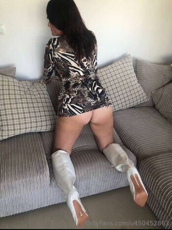 Full leaked High heel gilf private photo