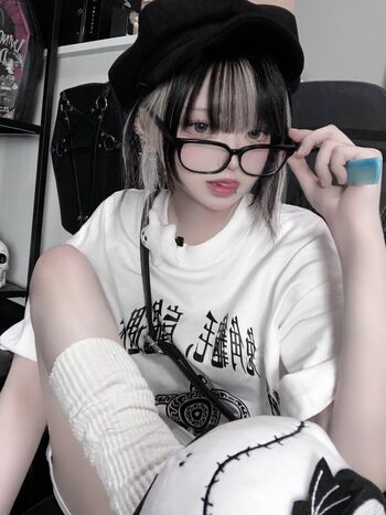Full leaked Hiki cos page private photo