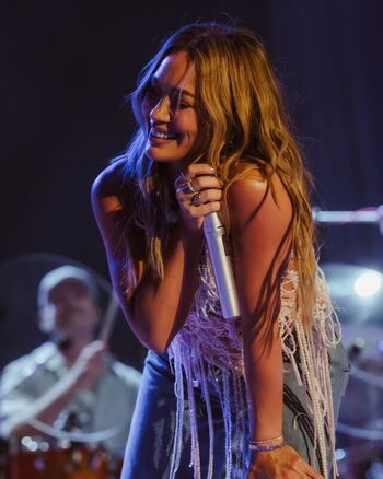 Full leaked Hilary duff private photo