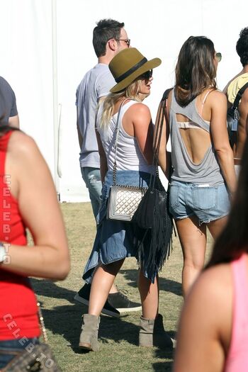 Full leaked Hillary duff page private photo