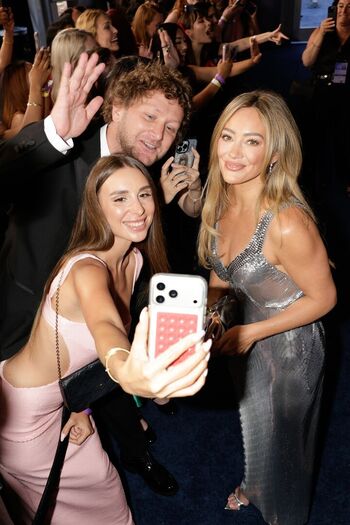 Full leaked Hillary duff private photo