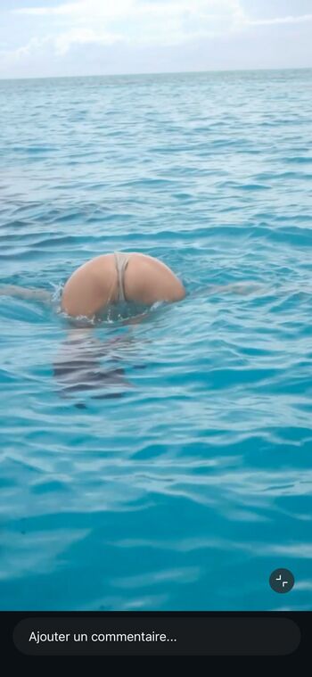 Full leaked Hillary private photo