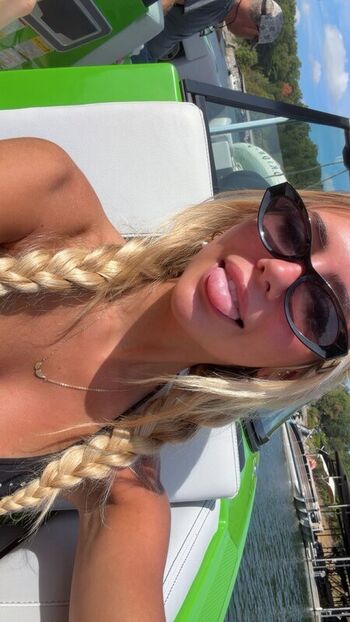 Full leaked Hippicam page private photo