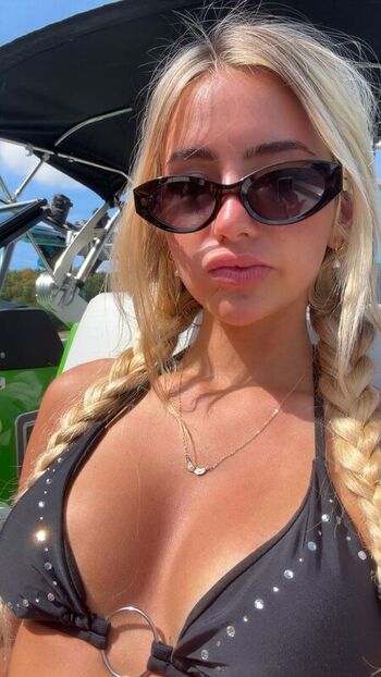 Full leaked Hippicam page private photo