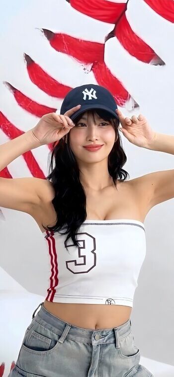 Full leaked Hirai momo page private photo