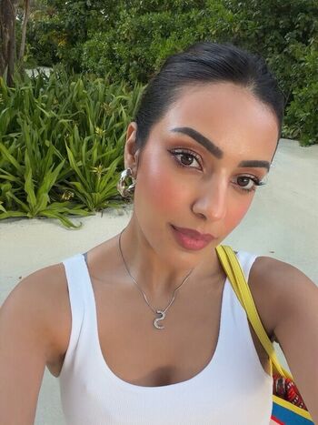 Full leaked Hitakshi private photo